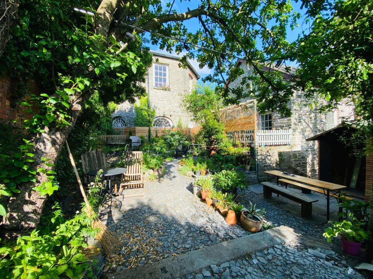 The Attic Apartment, Quay Street Studios Cardigan Exterior foto