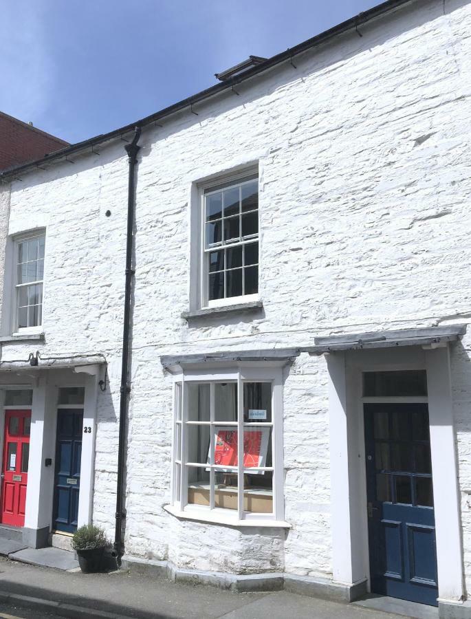 The Attic Apartment, Quay Street Studios Cardigan Exterior foto